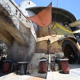 Two nonalcoholic drinks served at Oga’s Cantina af Star Wars: Galaxy's Edge. Robert Hanashiro, USA TODAY